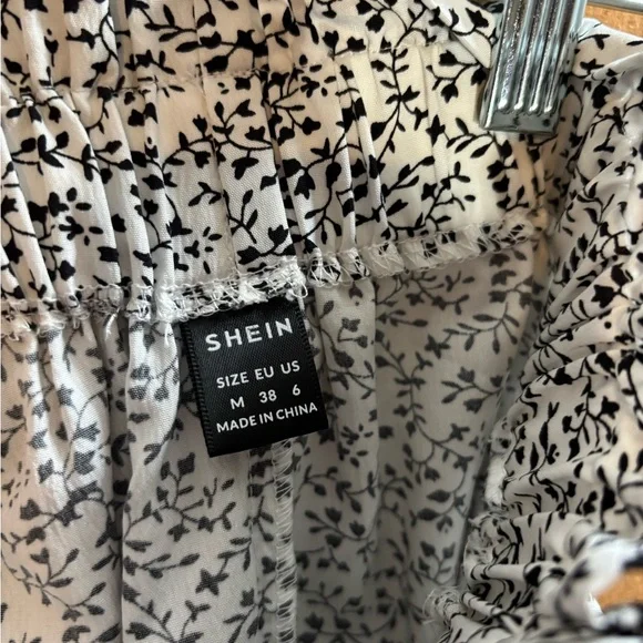 🔆BUNDLE: Black + White Skirts (2) - Picture 6 of 7